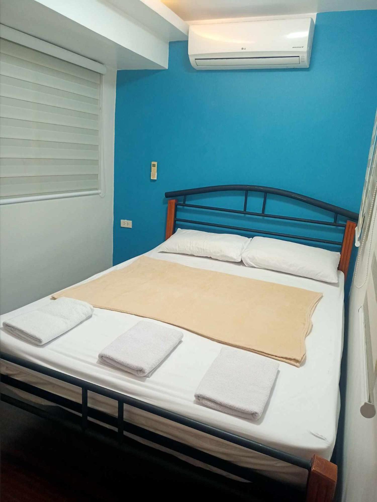 2 Bedrooms Units Forbes Area 5Th Avenue Bgc Center Manila Zewnętrze zdjęcie