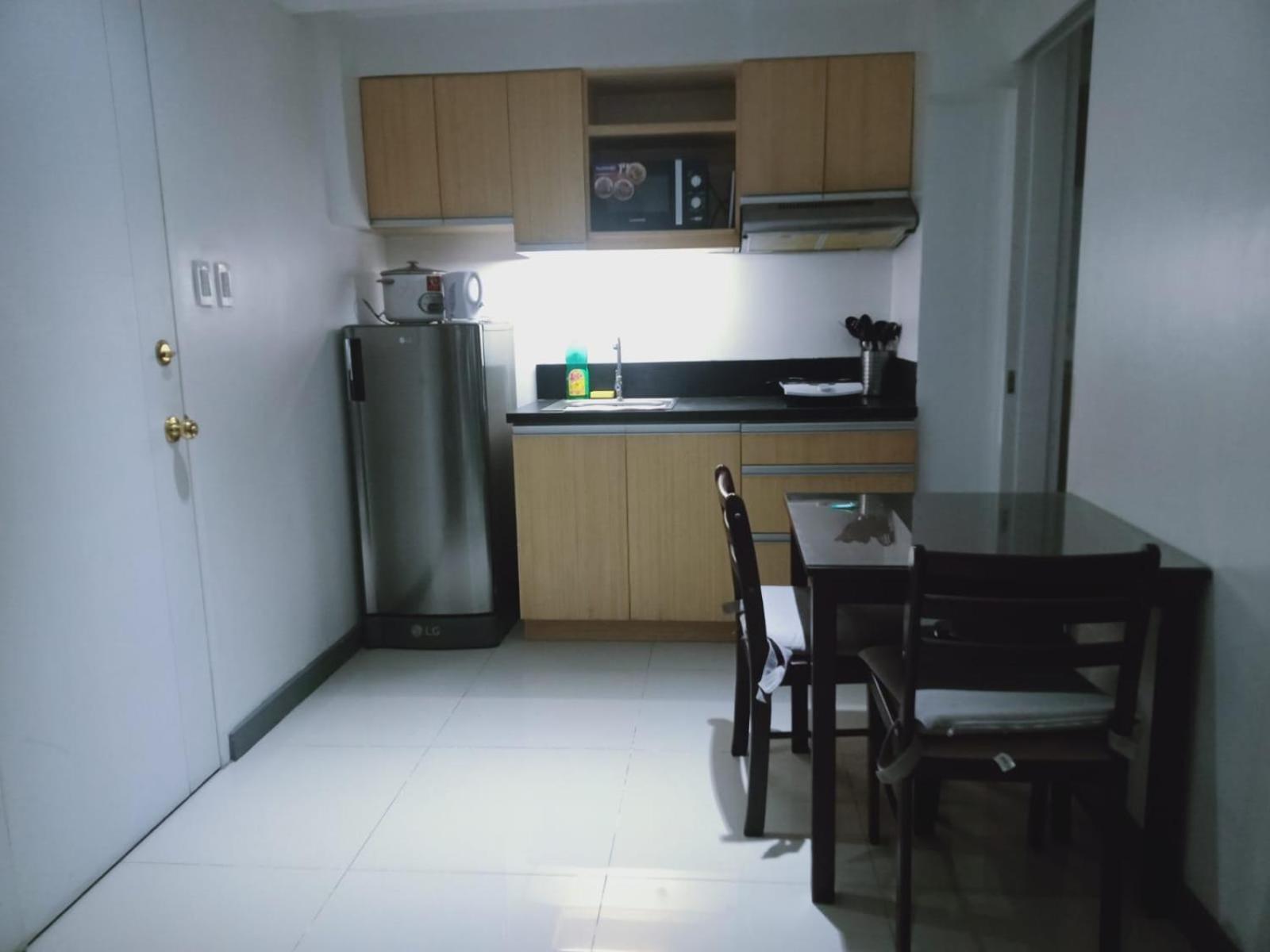 2 Bedrooms Units Forbes Area 5Th Avenue Bgc Center Manila Zewnętrze zdjęcie
