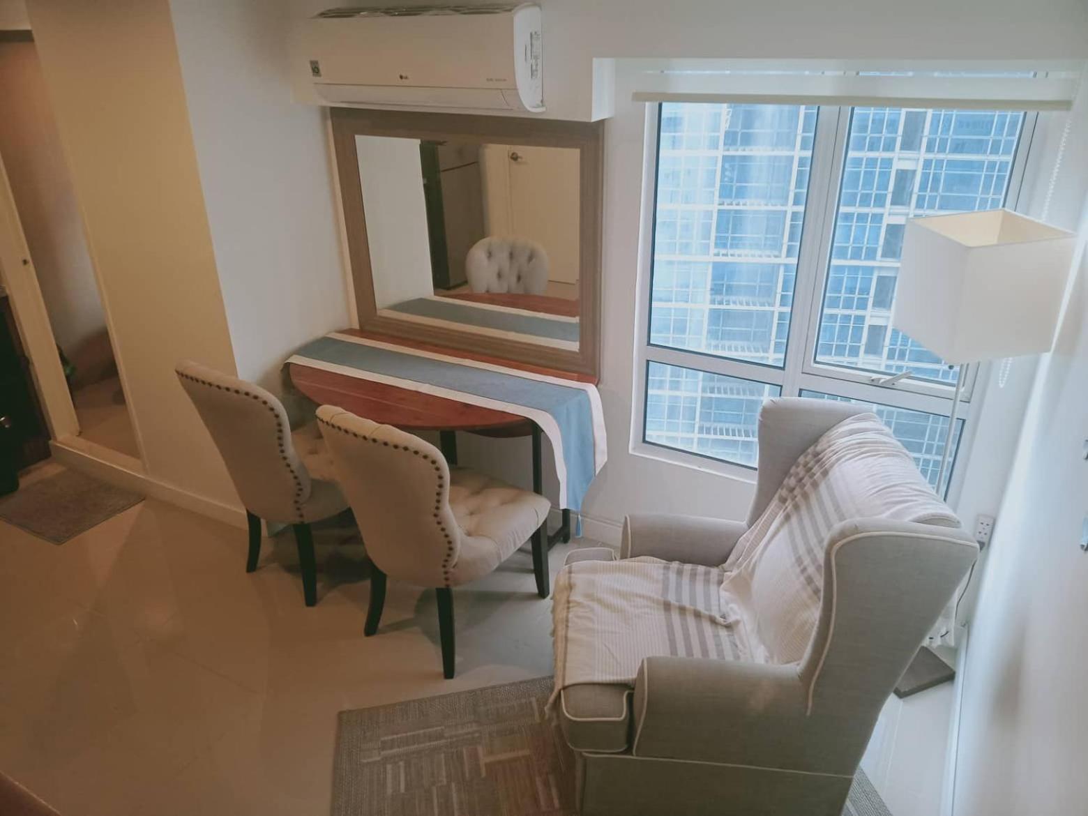 2 Bedrooms Units Forbes Area 5Th Avenue Bgc Center Manila Zewnętrze zdjęcie