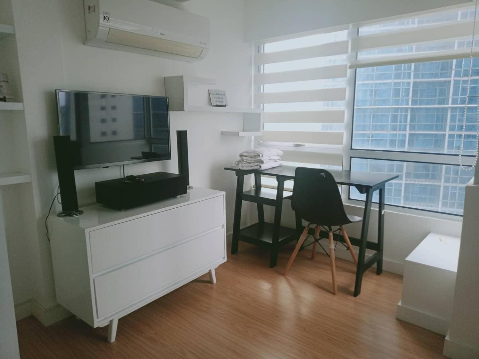 2 Bedrooms Units Forbes Area 5Th Avenue Bgc Center Manila Zewnętrze zdjęcie